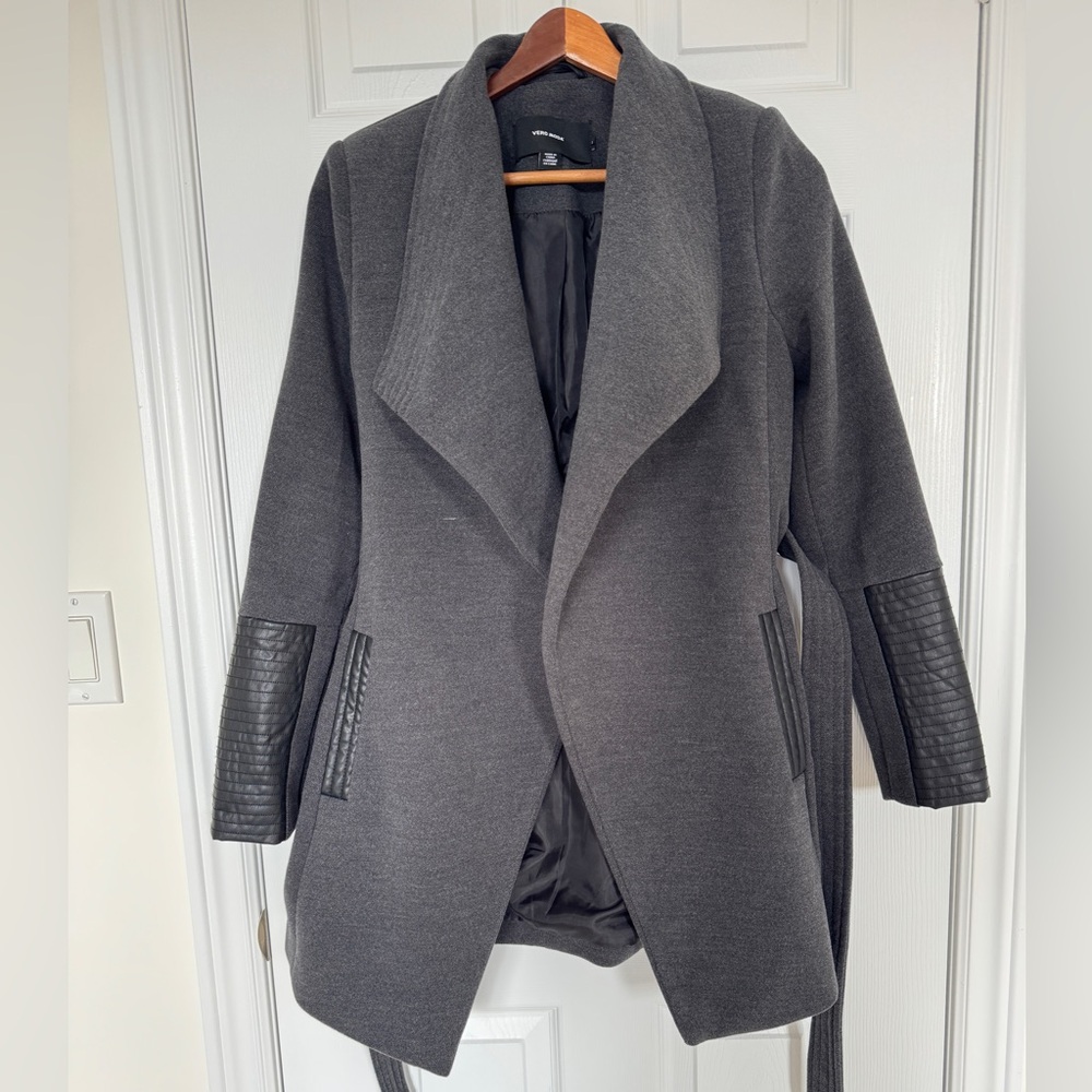 Vero Moda Fall Jacket with Black Accents